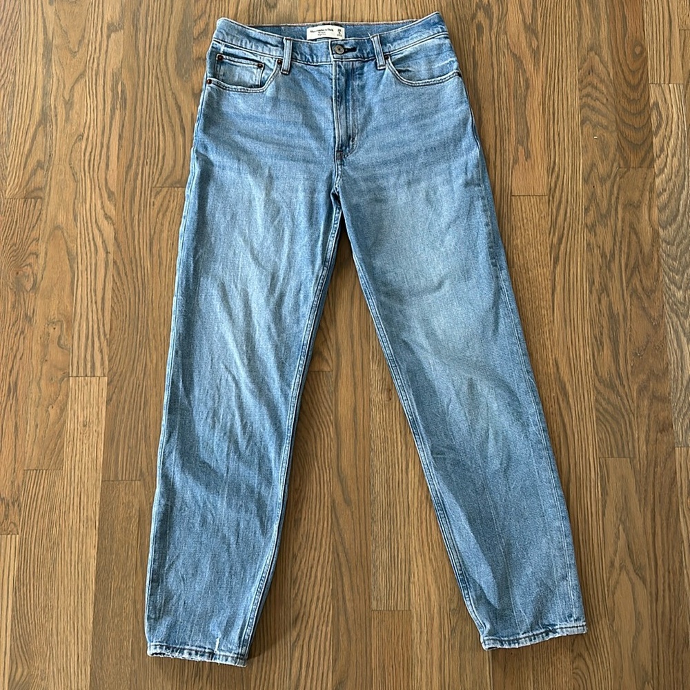 Abercrombie & Fitch Jeans Women's sz 28 / 6L The Mom High Rise Mid Blue Straight